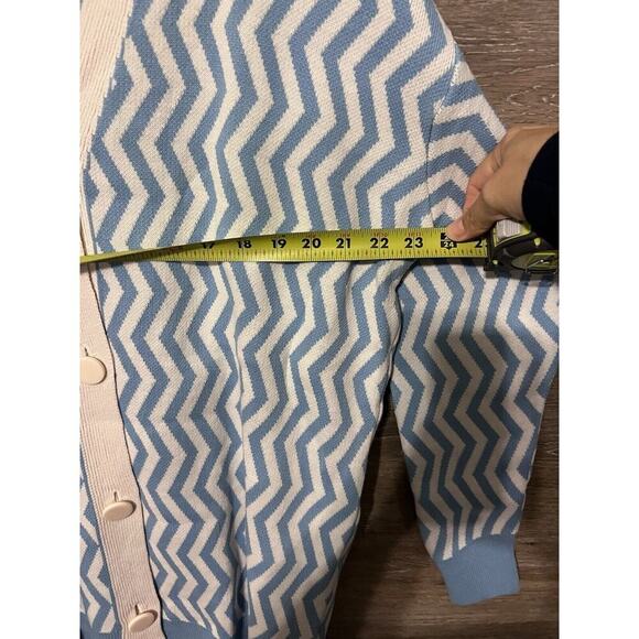 Qu Style Retro Funky Cardigan Sweater One Size Blue White Contemporary Modern - Picture 7 of 8